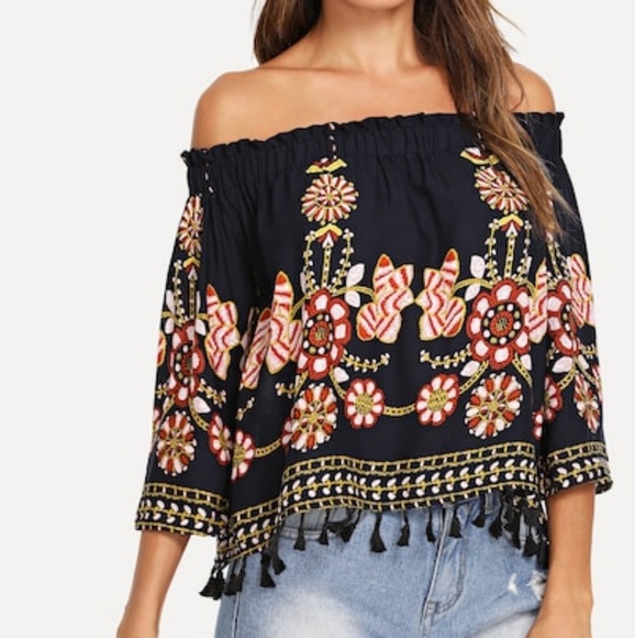 Tops - 💙NWOT Floral embroided tassel shirt